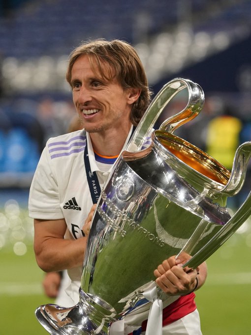 曼晚评分：芒特8分最高，姆伯莫首秀7分，乌加特、梅努5分