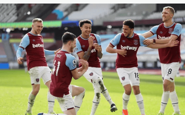 官方：马特拉齐、卡伦布等将担任世预赛附加赛抽签嘉宾