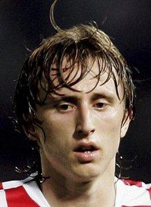 荷媒：拜仁今天将派球探考察里德，评估是否正式联系费耶诺德