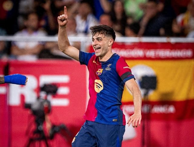 中超三连冠伴随亚冠全年不胜，海港距离“王朝”还差很远